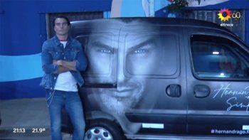 Hernán Drago tiene una camioneta ploteada con su cara