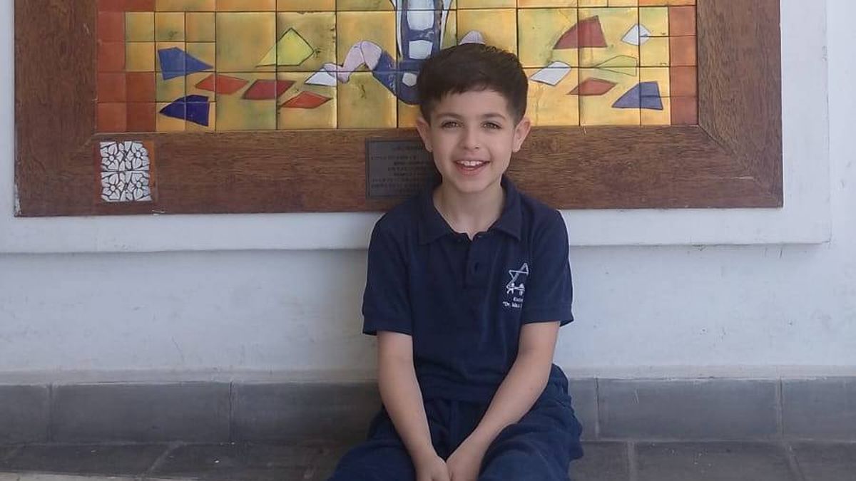Tiene 9 años y aunque al nacer le dieron un diagnóstico devastador se convirtió en un destacado lector de Mendoza
