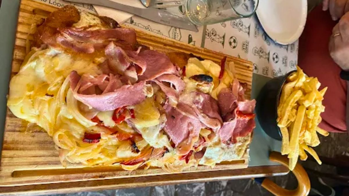 Milanesa con papas fritas, un cláisco de este bodegón. Milanesa con papas fritas, un cláisco de este bodegón.