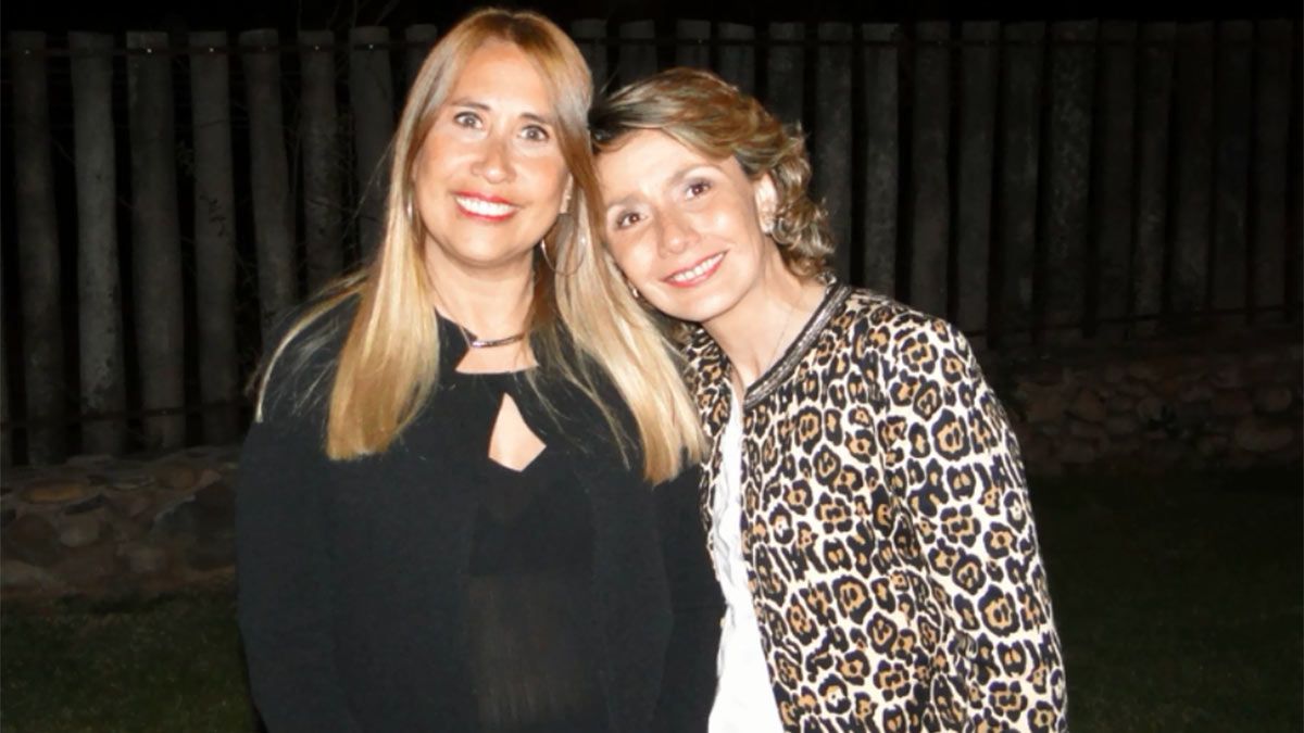 Las escritoras Verónica Maldonado y Gabriela Mezzabotta.