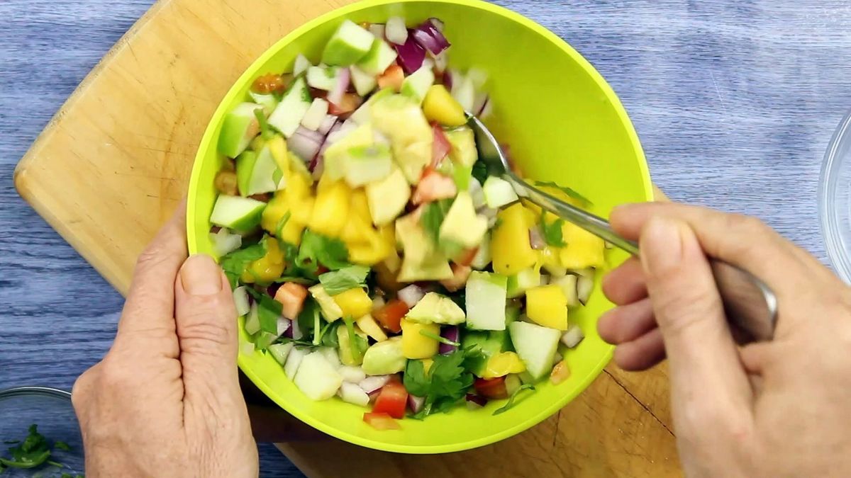 La receta del ceviche vegetariano de plata y mango de Evangelina Anderson.