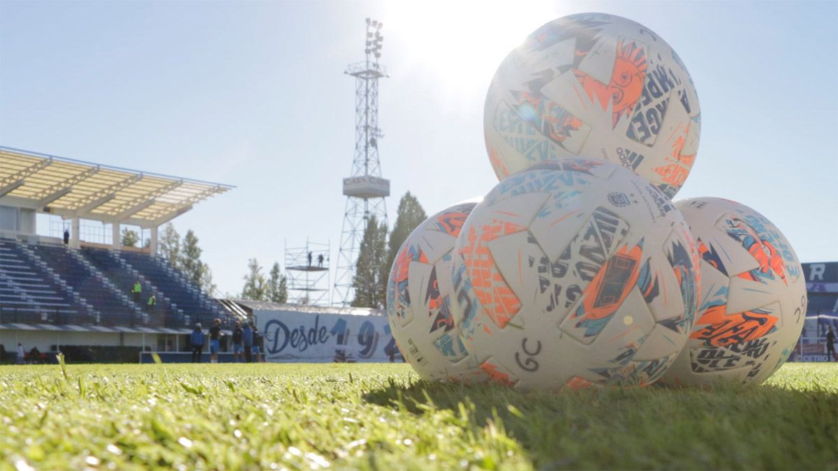 La Liga Profesional de F&uacute;tbol prepara el calendario para 2022.