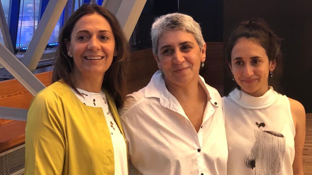 Julieta, junto a su madre Patricia y su tía Verónica Cangemi.