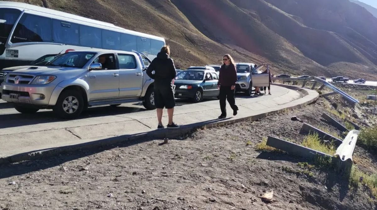 Demoras en el Paso Cristo Redentor para cruzar hacia Chile tras un día cerrado