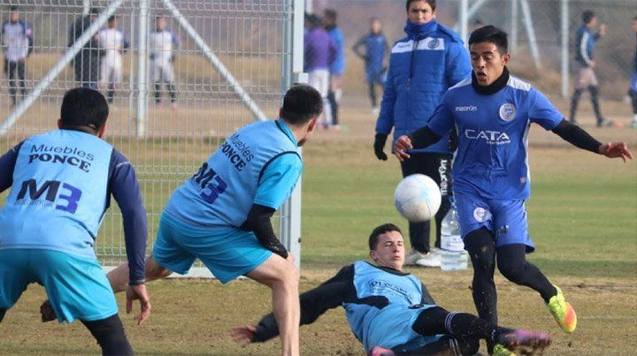 Tombinos y celestes, frente a frente