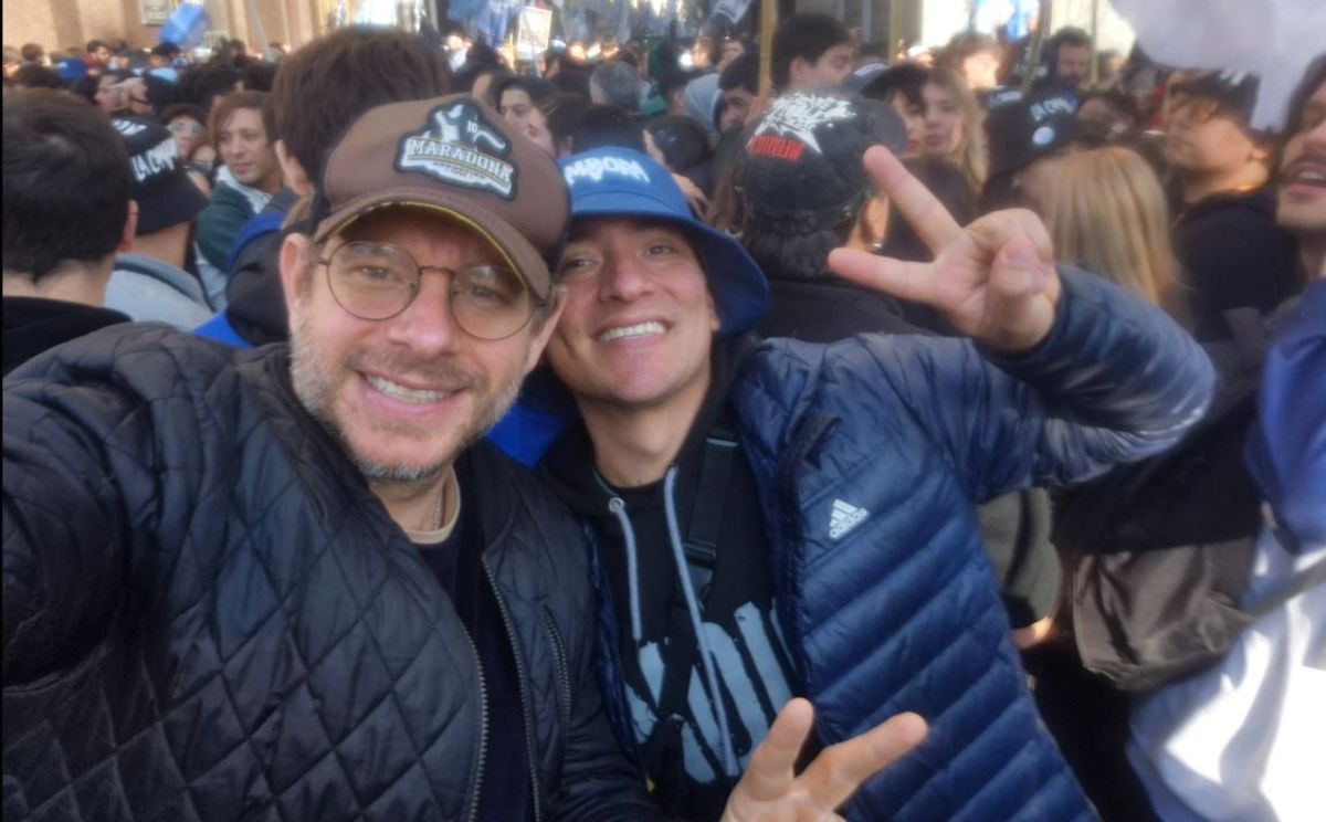 El dirigente mendocino Lucas Ilardo publicó fotos de su participación en la marcha en favor a Cristina Fernández de Kirchner en X. El dirigente mendocino Lucas Ilardo publicó fotos de su participación en la marcha en favor a Cristina Fernández de Kirchner en X.