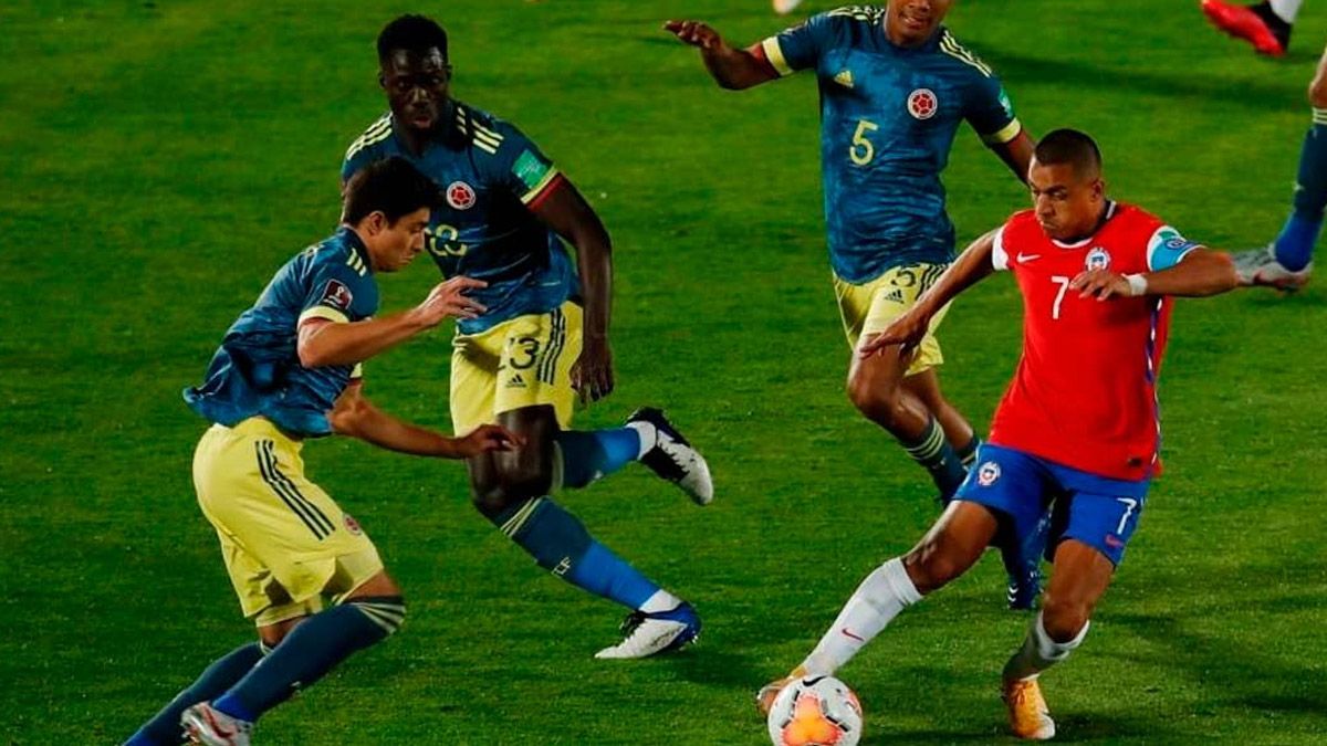 Chile y Colombia vibraron con un emotivo 2-2 en Santiago