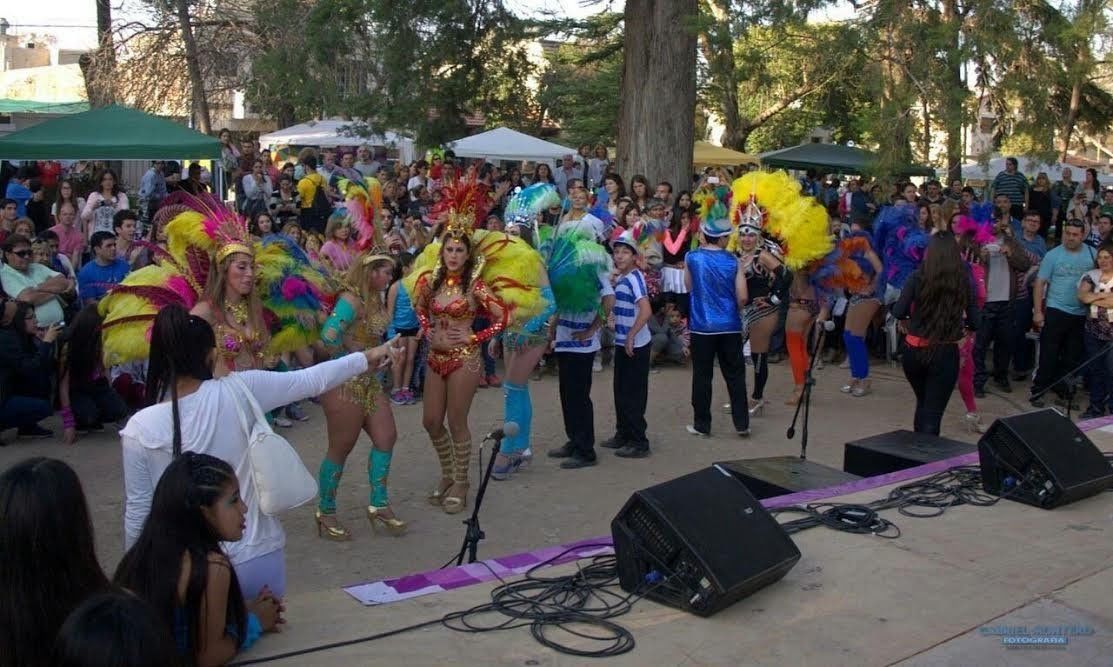 Todo el colorido de Brasil en Godoy Cruz