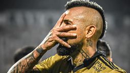 Arturo Vidal recibió una grave denuncia en Santiago de Chile