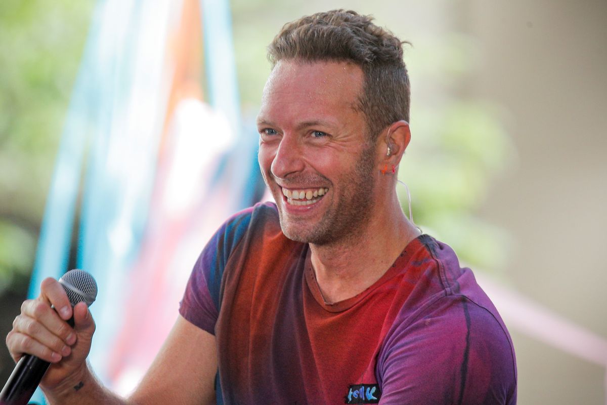 Acosadora. Chris Martin presentó una orden de restricción contra una fanática.