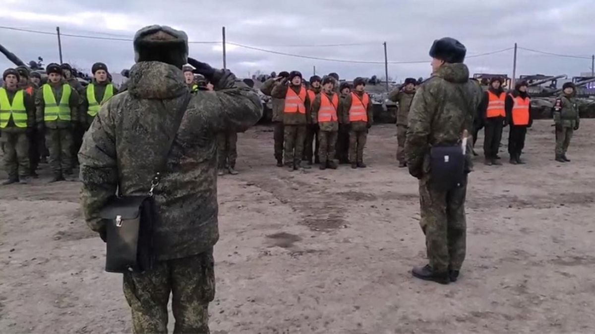 Guerra Rusia - Ucrania: Putin afirmó que no se enviarán al combate a reclutas o reservistas.