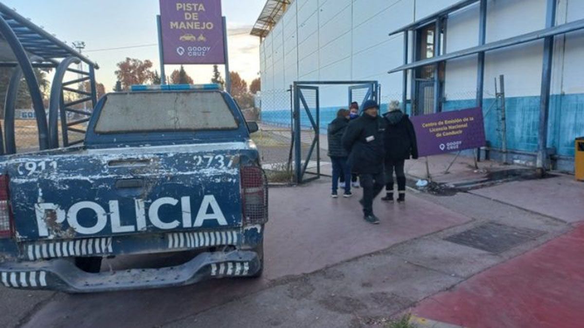 Un hombre murió por un paro cardíaco en el centro de licencias de conducir en Godoy Cruz.