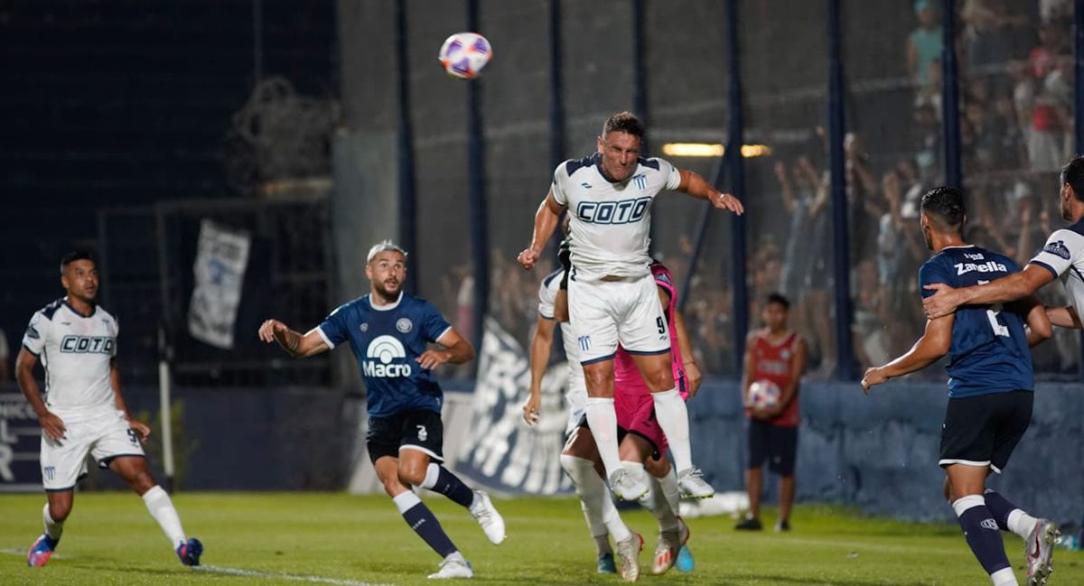 Juan Manuel Elordi, se ha consolidado en la defensa de la Lepra.