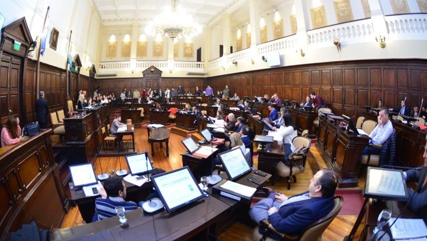 La UCR intentará sacar en tiempo récord el proyecto de financiamiento para obras