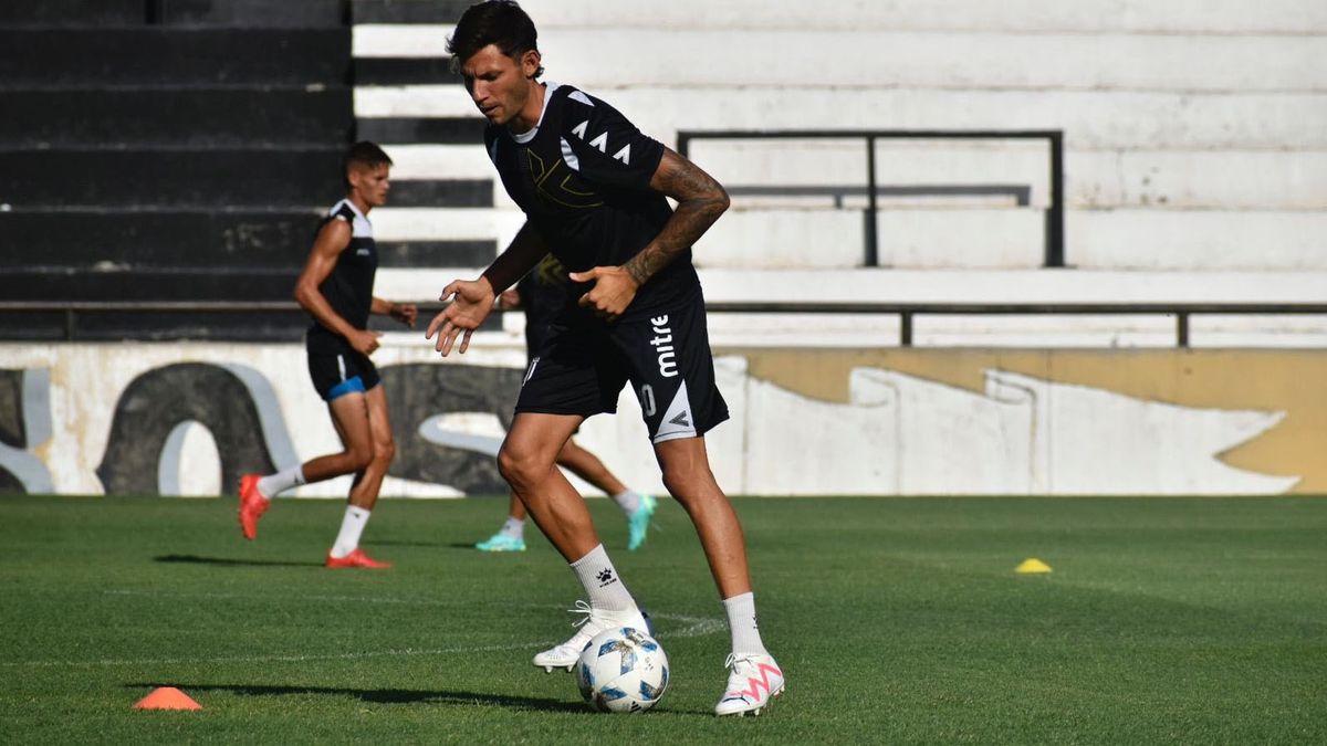 El defensor Franco Meritello volvió al Lobo tras su paso por San Martín de Tucumán. El defensor Franco Meritello volvió al Lobo tras su paso por San Martín de Tucumán.