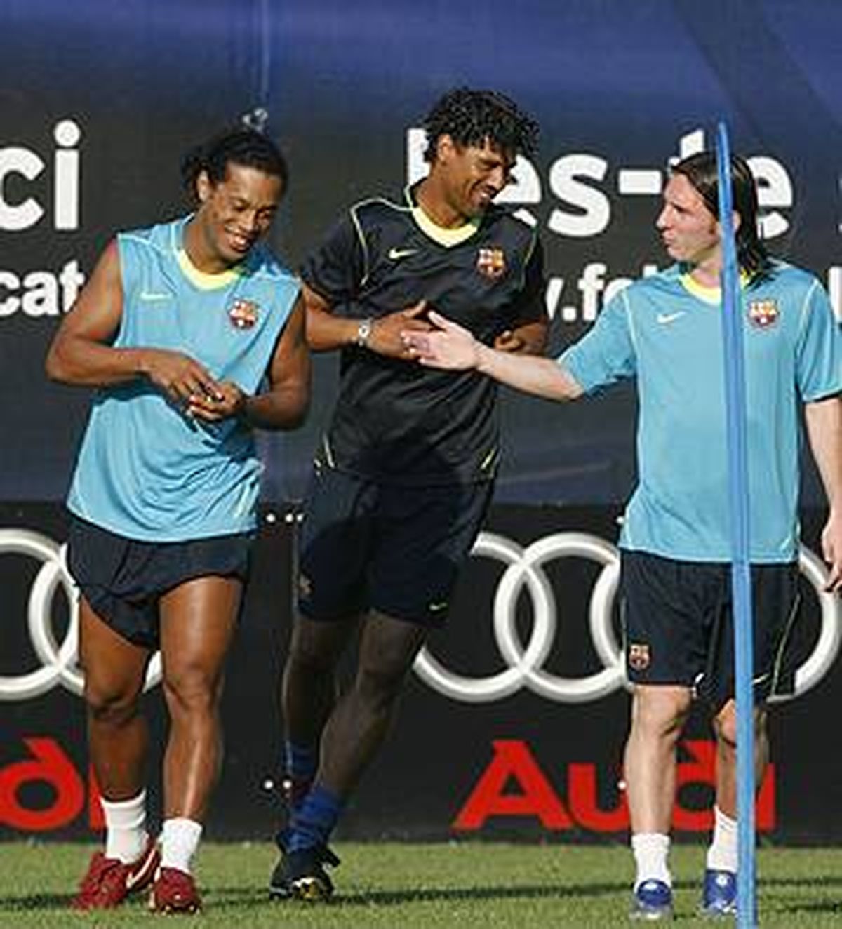 Chivas de Guadalajara tiene en carpeta al ex DT de Barcelona. Chivas de Guadalajara tiene en carpeta al ex DT de Barcelona.