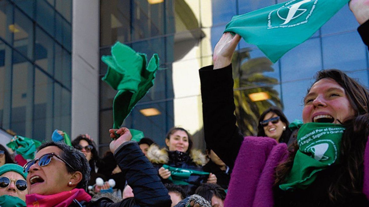 Pañuelazo judicial para que se apruebe la ley de aborto legal