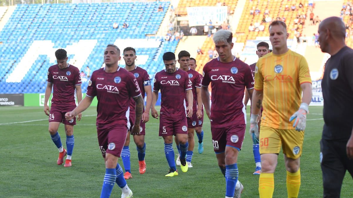 Godoy Cruz cayó ante el descendido Patronato, en su último partido como local