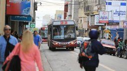 Las empresas confirmaron que los colectivos circularán hasta las 20.30