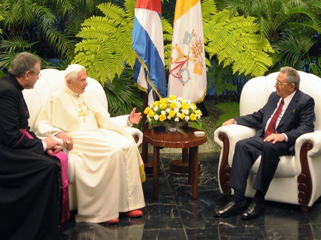 Fidel Castro pidió entrevistarse con el Papa y dijo que lo saludará gustosamente