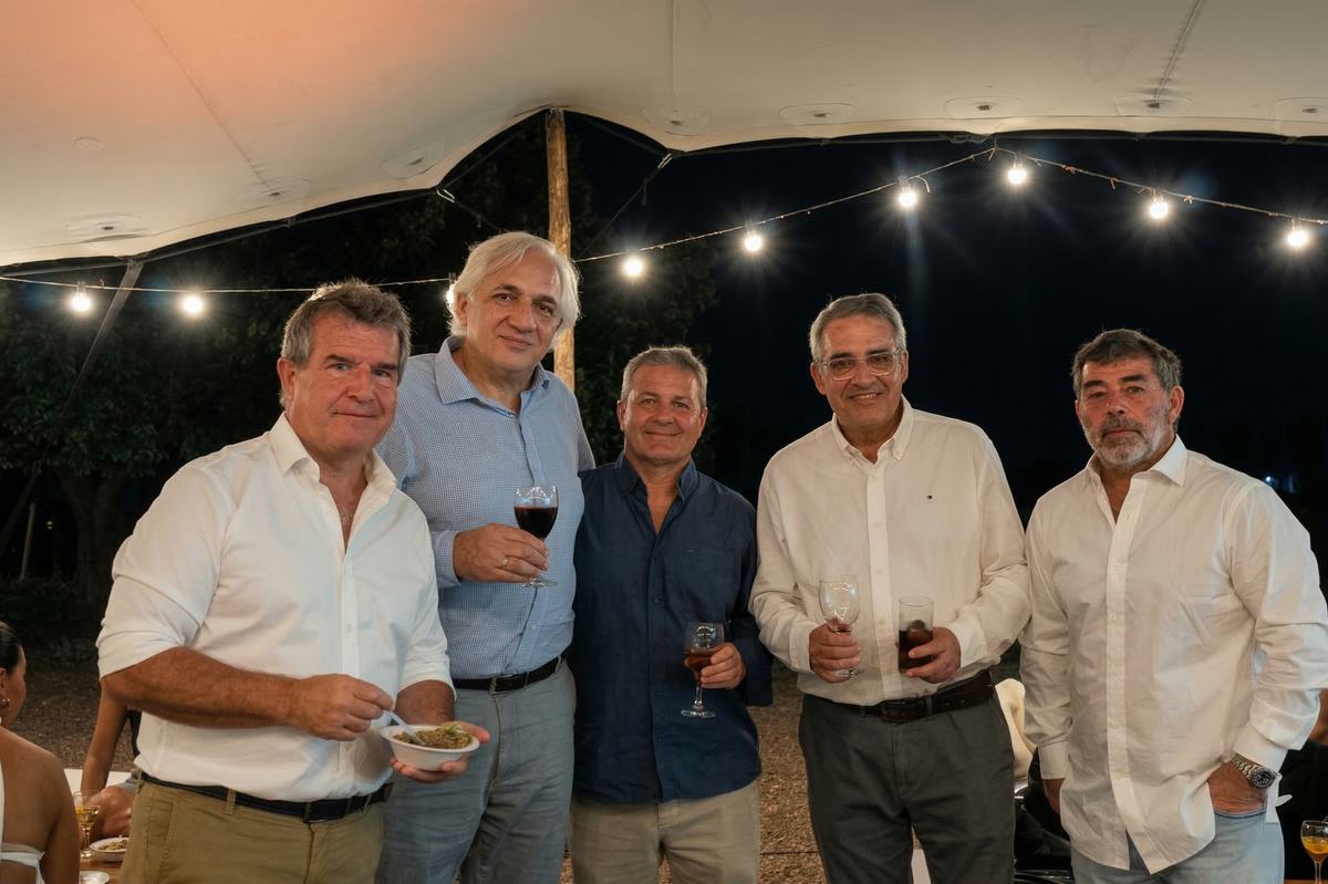 Pancho Herrera, Enrique Arroyo y Ramiro Pontis, tres ex presidentes, con Eduardo Cassone y Matías Conalbi.