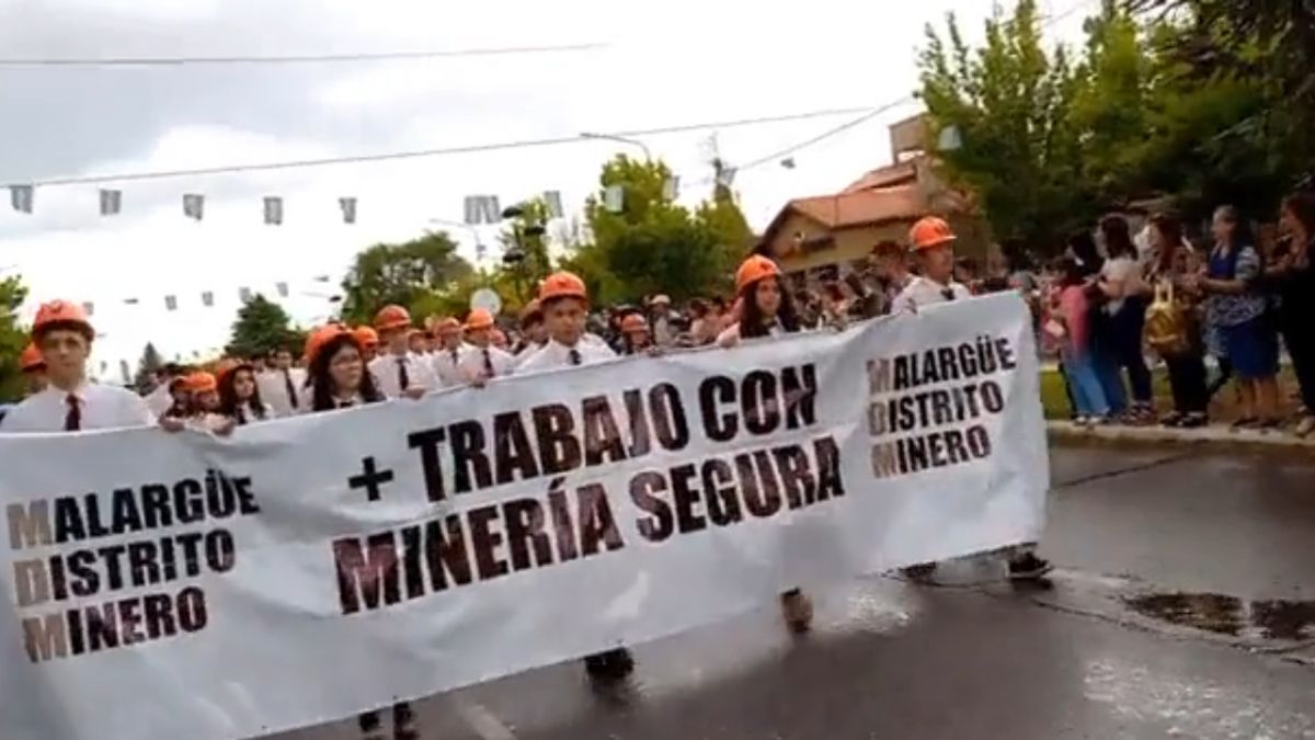 Los malargüinos aplaudieron la iniciativa de la escuela de minería Manuel Savio, apoyando a la principal actividad económica del departamento.