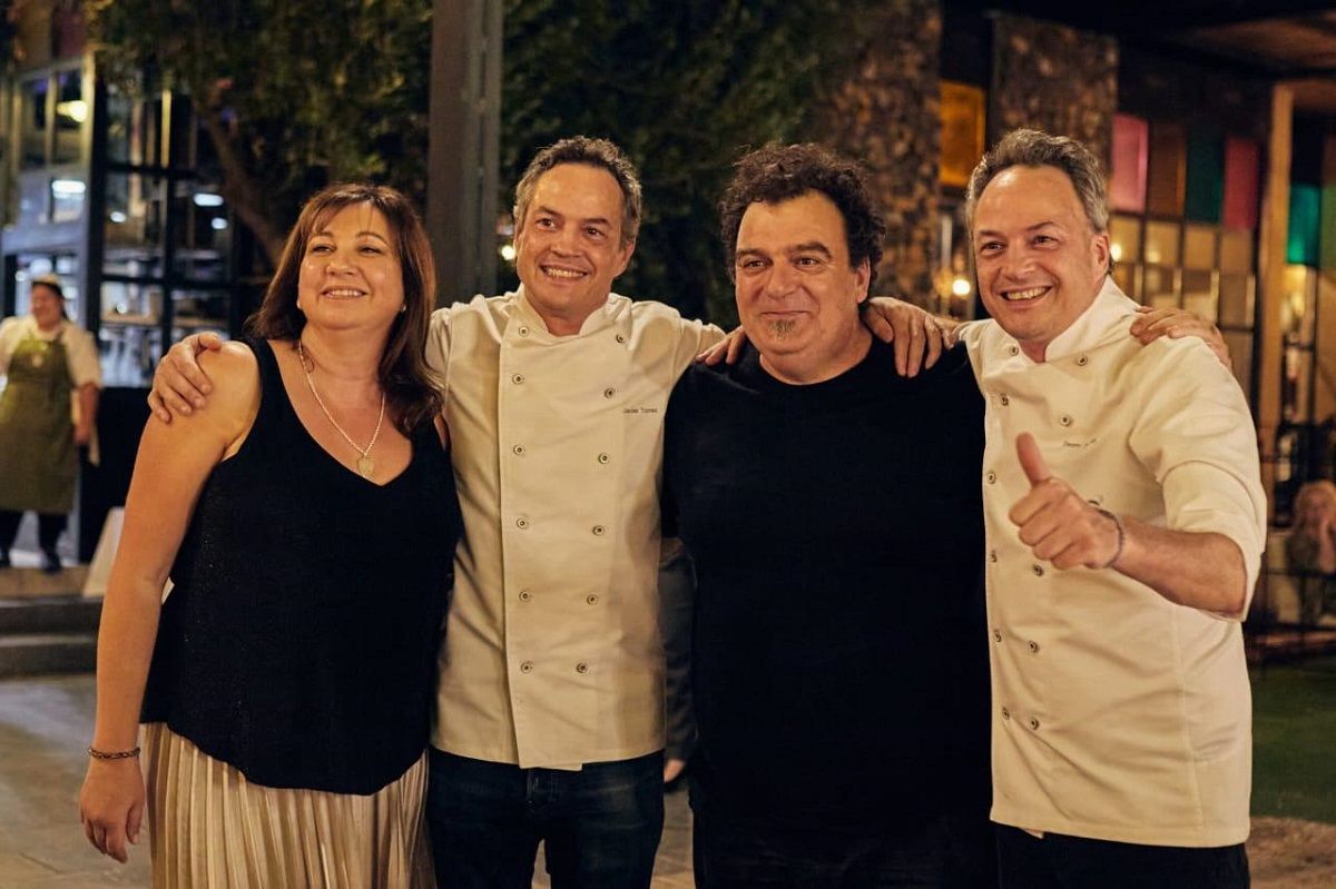 Los hermanos Torres, Alejandro Vigil y María Sance, ofrecieron una cena en Casa Vigil sin precedentes para Mendoza.