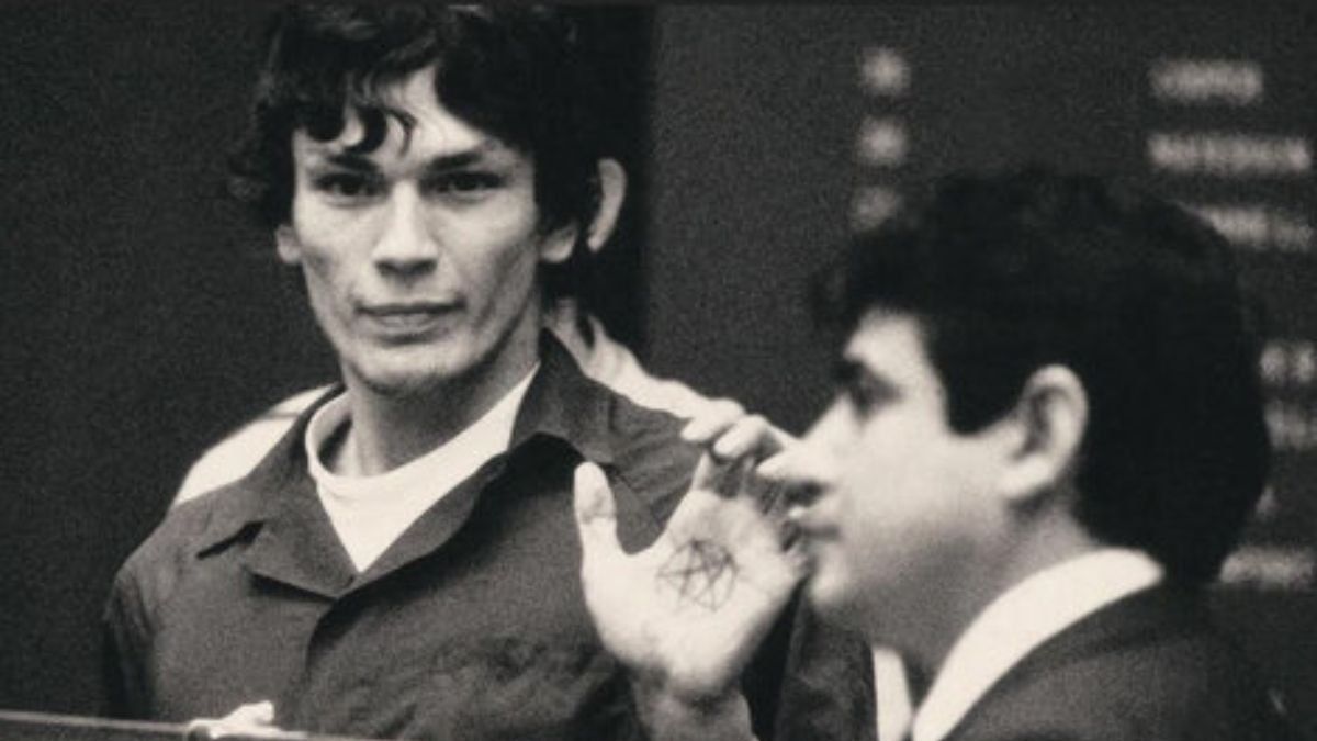 El asesino serial tenía actitudes diabólicas ante el jurado.