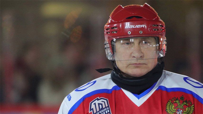 Vladimir Putin jugó a lo Messi en hockey sobre hielo