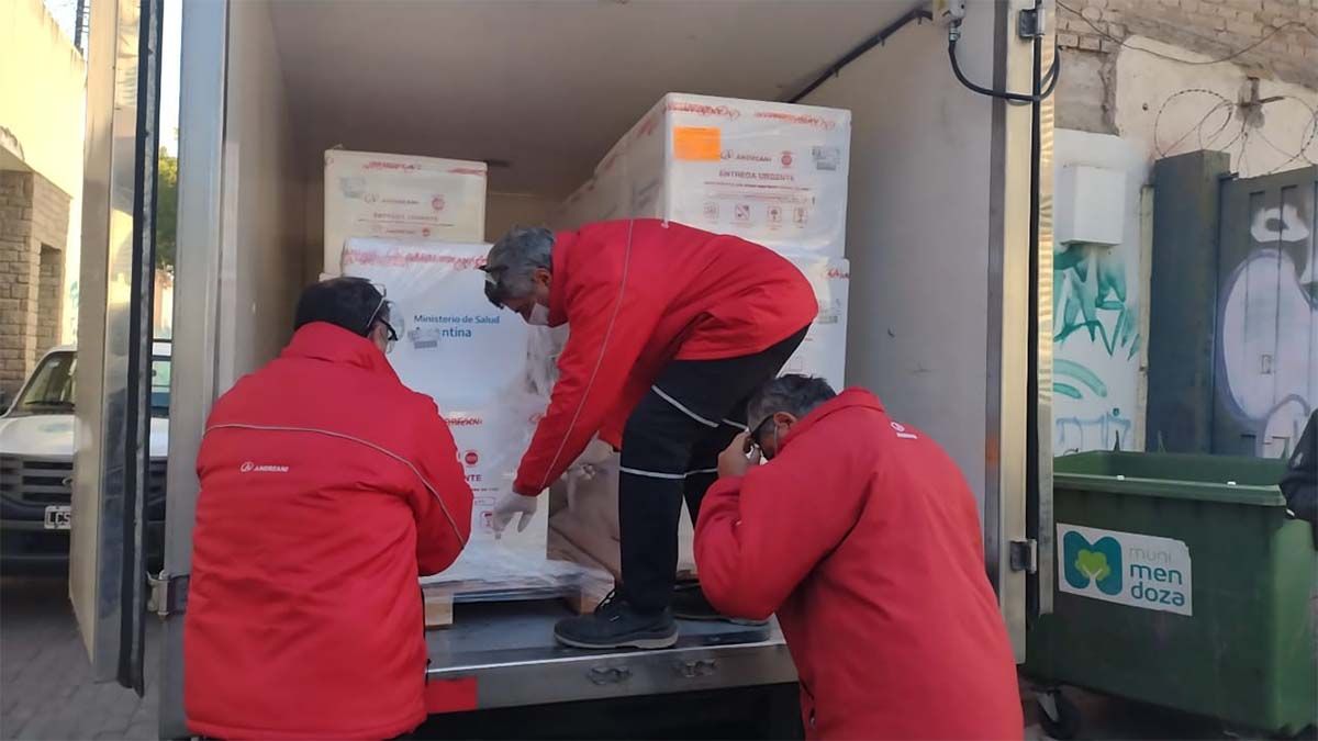 Llegaron más de 29.000 dosis de Sinopharm a Mendoza
