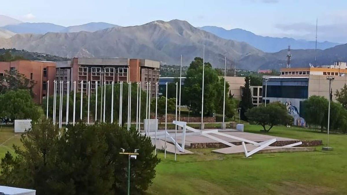 La UNCuyo se mantiene en el top 100 de las mejores universidades de Latinoamérica.