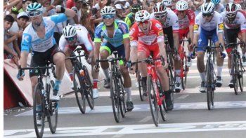 Tras un vibrante sprint, Rudy Barbier ganó la 1ª etapa de la Vuelta de San Juan