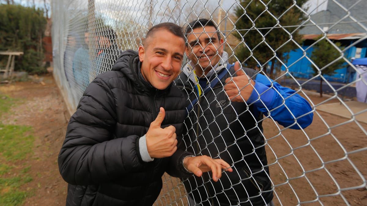 El Cheche no paró de saludar amigos en el Gargantini.