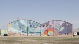Ugacoop, el instituto de educación superior de extracción cooperativa de General Alvear, trabaja en la investigación de la biotecnología, y tendría una solución sustentable y económica para el tratamiento de agua contaminada por procesos indistriales, como los que realiza la petrolera YPF en Mendoza.