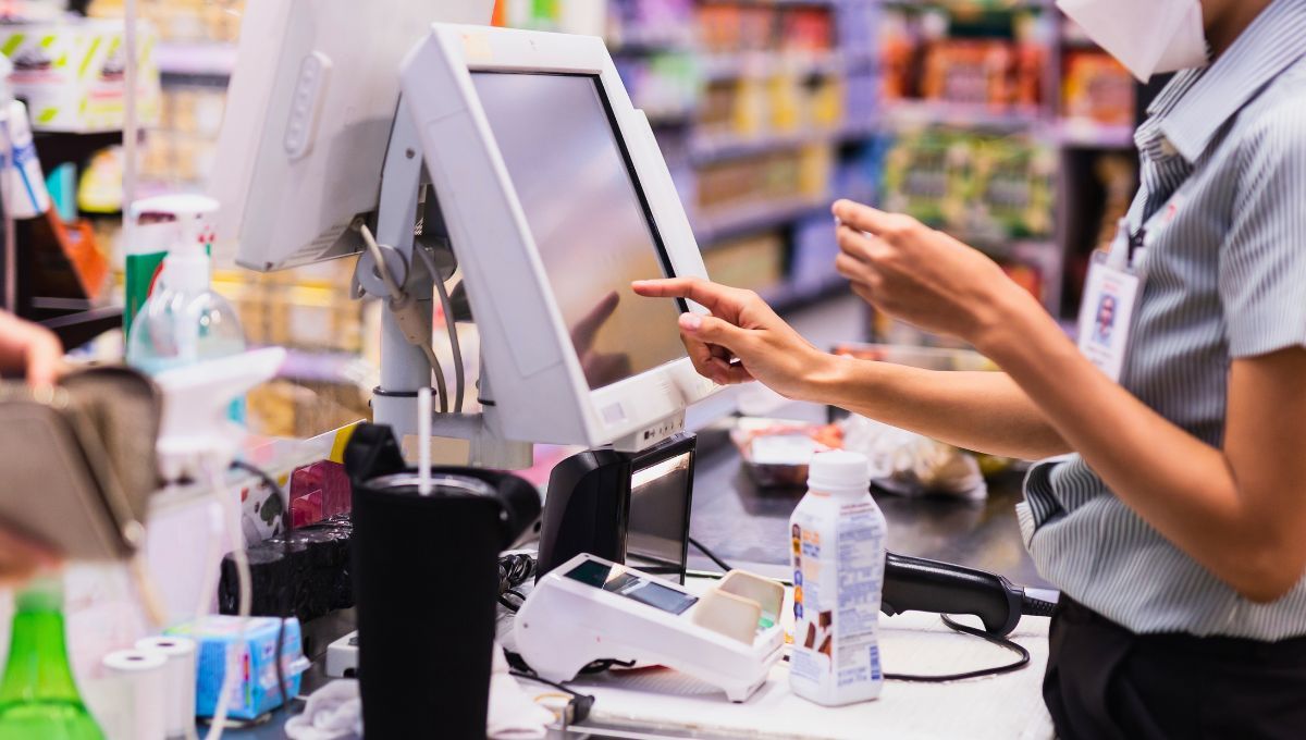 Empleado de comercio. Empleado de comercio.
