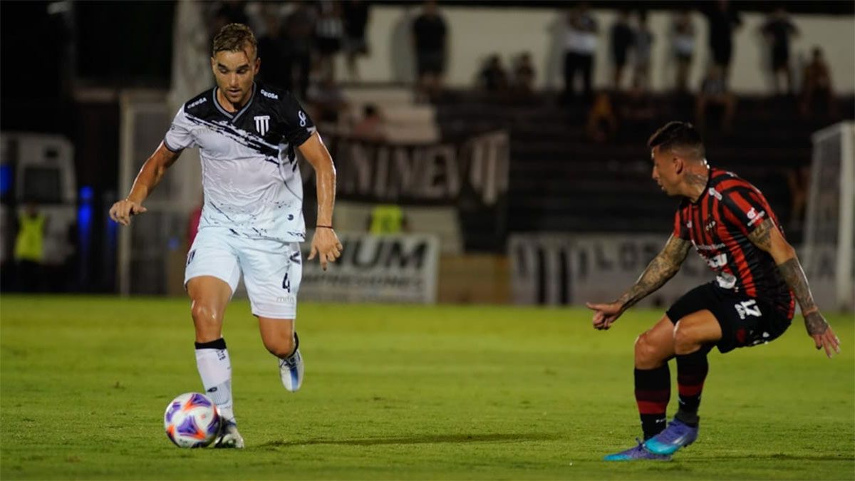 Facundo Nadalín custodiará el lateral derecho del equipo dirigido por Joaquín Sastre.