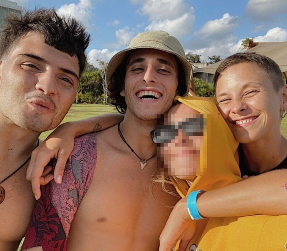 Santiago, Benjamín y Macarena, los argentinos atacados en México. (Foto: Instagram @benjagamond).