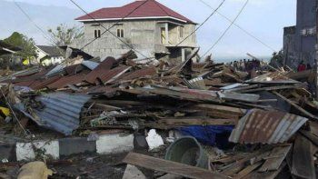Ya son 420 los muertos por el tsunami en Indonesia