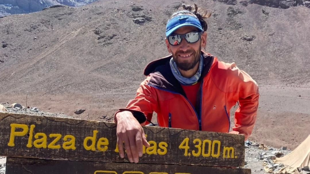Matías cumplió nada menos que 30 cumbres de Aconcagua desde los campos bases, ida y vuelta, y un total de 36 en su meteórica carrera. Matías cumplió nada menos que 30 cumbres de Aconcagua desde los campos bases, ida y vuelta, y un total de 36 en su meteórica carrera.