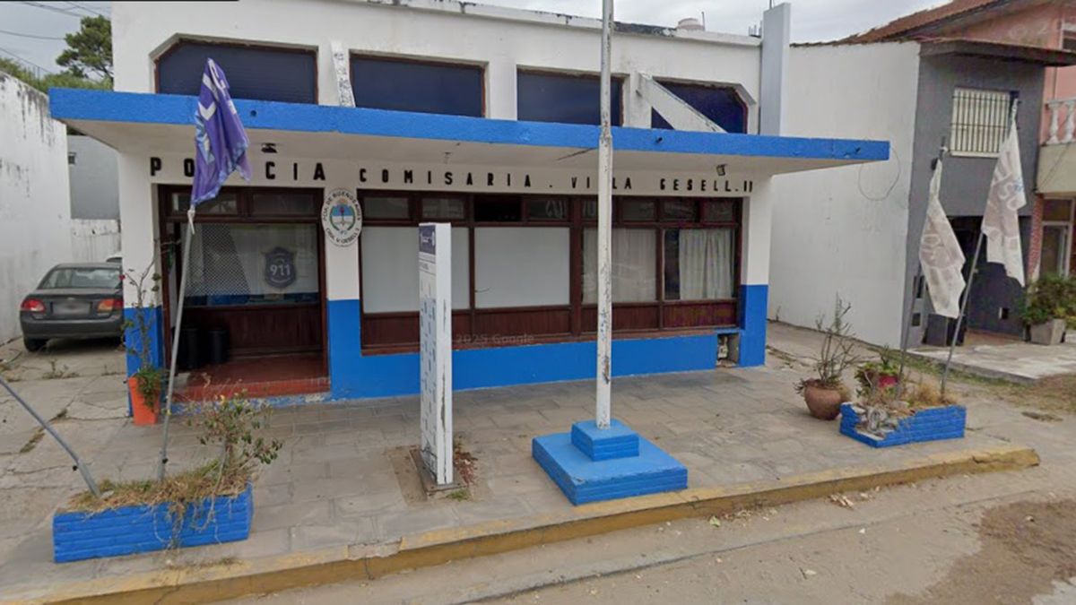 La joven detenida fue llevada a una comisaría donde se descompensó y fue trasladada al hospital de Villa Gesell La joven detenida fue llevada a una comisaría donde se descompensó y fue trasladada al hospital de Villa Gesell