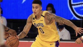 Los Lakers vencieron a Orlando Magic