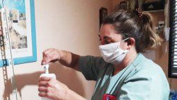 Rodolfo Suarez saludó a las familias de los enfermeros muertos en la lucha contra el coronavirus