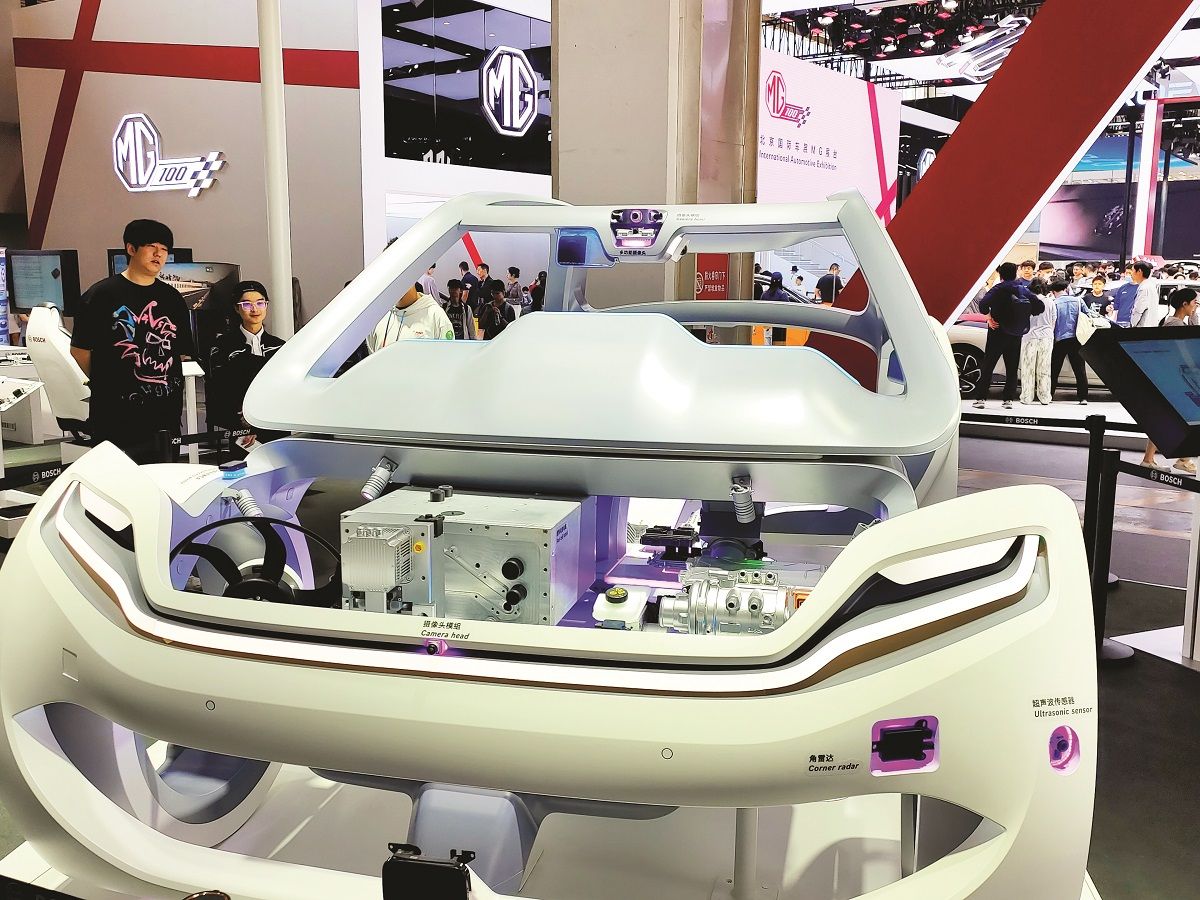 Tecnología de la firma alemana Bosch en la última Exposición Internacional del Automóvil de Beijing. PARA USO DE CHINA DAILY.