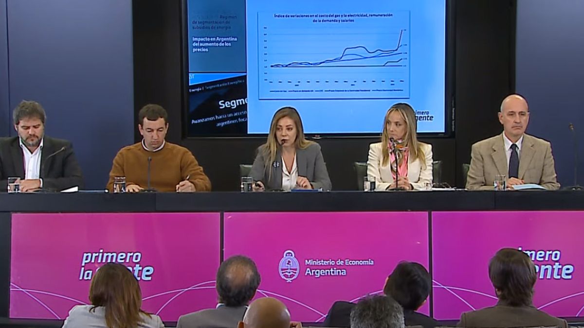 Flavia Royón anuncia el nuevo esquema de tarifas de luz y gas.
