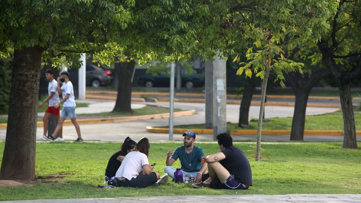 Los mendocinos y los turistas continuar&aacute;n disfrutando del buen tiempo en Mendoza, pero se espera una inestabilidad que traer&iacute;a tormentas hacia la noche