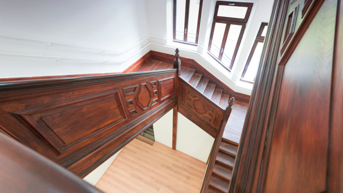 El antiguo convento de monjas que el Gobierno vasco transformó en minipisos para alquilar a un bajo costo. El antiguo convento de monjas que el Gobierno vasco transformó en minipisos para alquilar a un bajo costo.