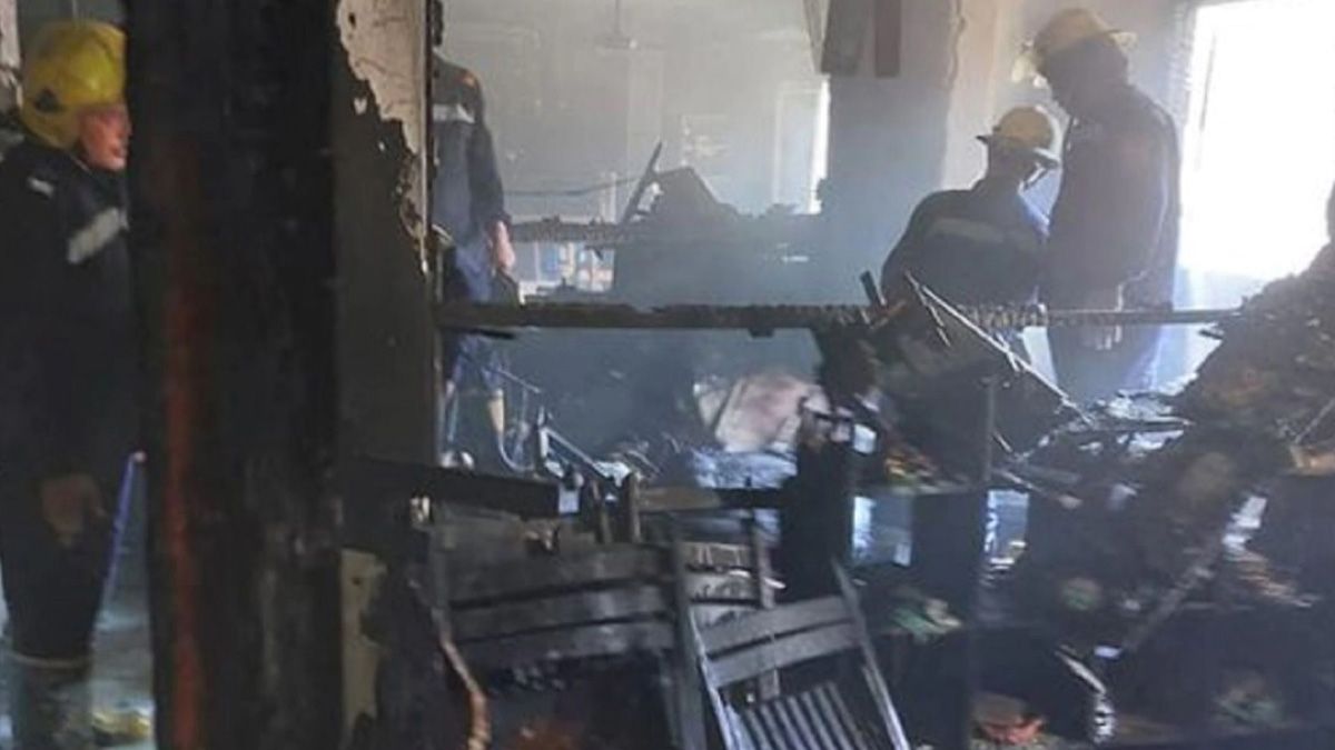 El incendio en la iglesia copta de El Cairo, en Egipto, se habría producida por una falla eléctrica en el segundo piso del edificio