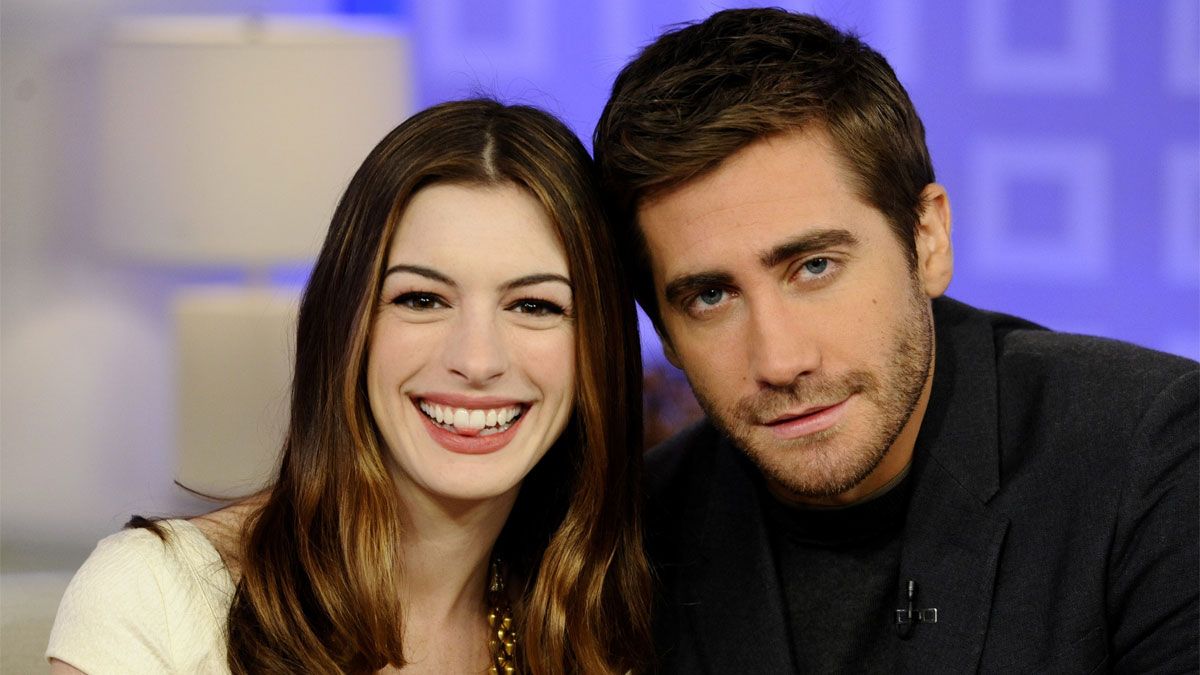 Anne Hathaway y Jake Gyllenhaal enamoran a todos en De amor y otras adicciones