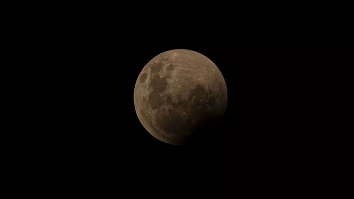 El eclipse lunar parcial podrá verse en octubre en Argentina.
