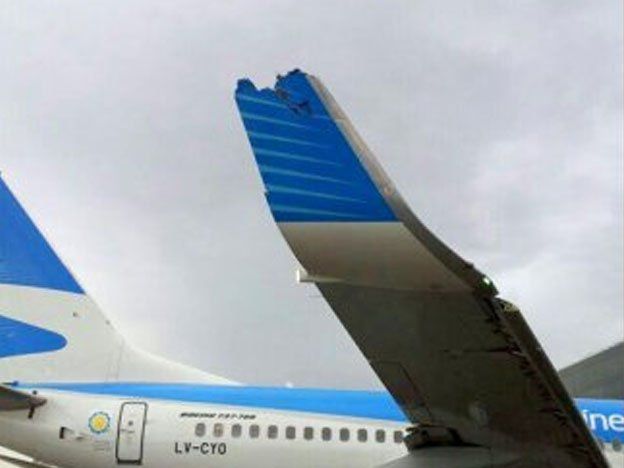 Mariano Recalde dijo que el roce de dos aviones en Aeroparque fue un accidente menor